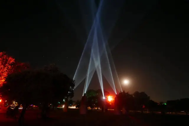 Megalith no Boom Festival: feixes de luz sobre os neo-megálitos ao luar